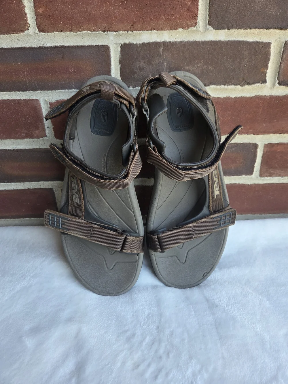 Teva Brown Outdoor Hiking Sport Sandals Men's Size 9 Hook Loop Comfort